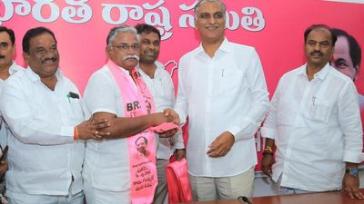 Uppal, Gadwal Congress ticket aspirants quit party, join BRS