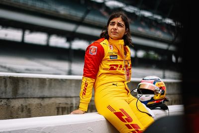 Jamie Chadwick returns to Andretti Global for 2024 Indy NXT season