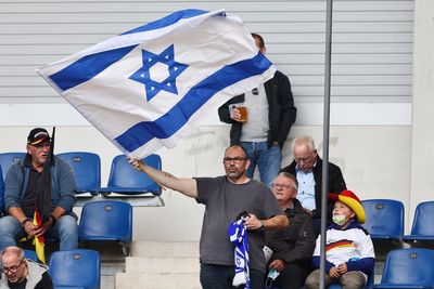 Premier League bans Israeli and Palestinian flags from weekend fixtures