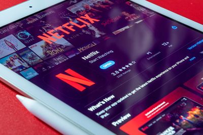Should You Buy or Sell Netflix Stock After Q3 Earnings?