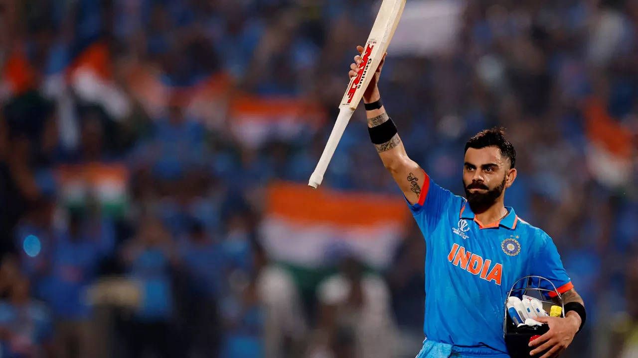 World Cup Did the umpire 'help' Virat Kohli score a…