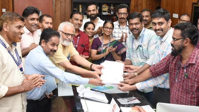 Kerala govt. hands over land to AAI for Calicut airport RESA expansion