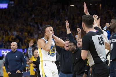 Watch: Steph Curry brings back the night-night celebration