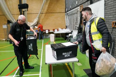 Labour says victory is ‘long shot’ as votes counted in Mid Beds and Tamworth
