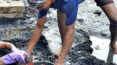 Govt authorities to pay ₹30 lakh compensation to families of those who die while cleaning sewers: SC