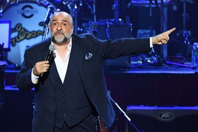 Omid Djalili cancels Shropshire show due to ‘security threats’ following comments on Israel-Gaza conflict