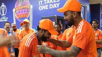 World Cup, India vs Bangladesh: Ravindra Jadeja clinches 'Fielder of the Match' award with spectacular diving catch