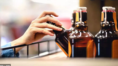 Maharashtra: Liquor served to you in bars will get costlier as VAT goes up by 5%