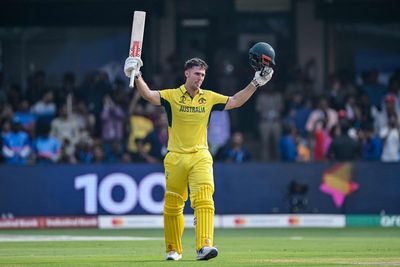 David Warner and Mitchell Marsh tons guide Australia to World Cup win over Pakistan