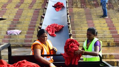 Conveyor belt on ghats comes in handy for sanitation staff in Vijayawada