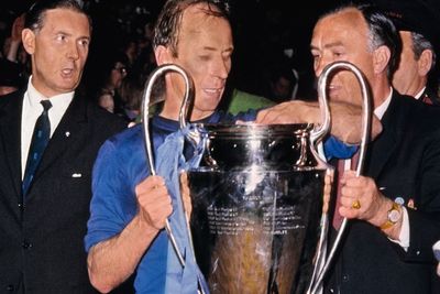 5 memorable Sir Bobby Charlton games for Manchester United