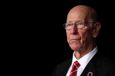 Sir Bobby Charlton dies: Latest tributes for Man Utd legend including David Beckham and Gary Neville