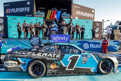 Mayer hangs on against Herbst for Homestead Xfinity win