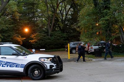 US synagogue head killed as police warn against speculation over motive