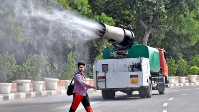 Delhi's AQI in 'poor' category, minimum temperature at 15.6 deg C