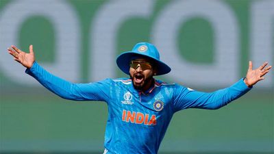 Watch: Shreyas Iyer's superb diving catch in World Cup match against New Zealand