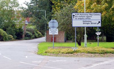 Manhunt for inmates who escaped prison as police warn ‘do not approach’