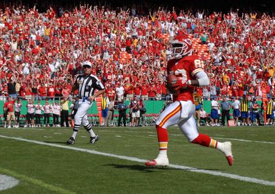 WATCH: Dante Hall highlights ahead of his induction into Chiefs Hall of Fame