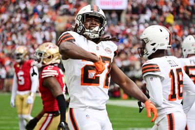 Watch: Kareem Hunt ties the game for the Browns on 2 yard touchdown run