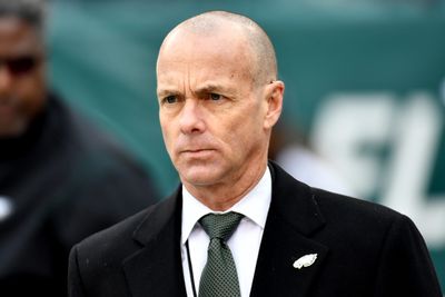 Eagles executive helps Dolphins fans who return the favor with charity auctions