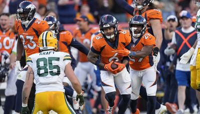 Broncos avoid another meltdown, beat Packers 19-17