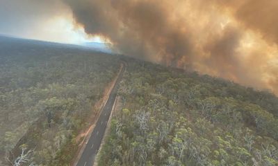 Queensland swelters in heat 10C higher than average as bushfire evacuations ordered