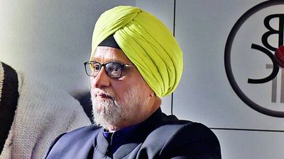 Bishan Singh Bedi dies: India queues up to offer condolences on social media