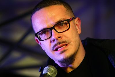 Shaun King spars with family of US hostages over his role in release