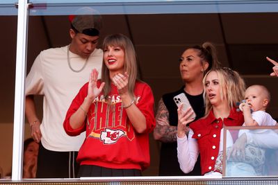 Taylor Swift’s best outfits at Chiefs games, ranked: A running tally of what she’s worn to watch Travis Kelce