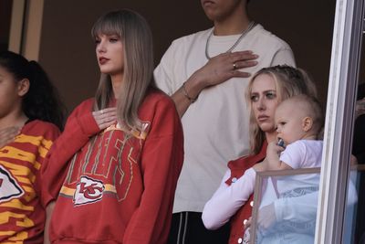 Taylor Swift is officially a Chiefs fan thanks to the way she sings the national anthem