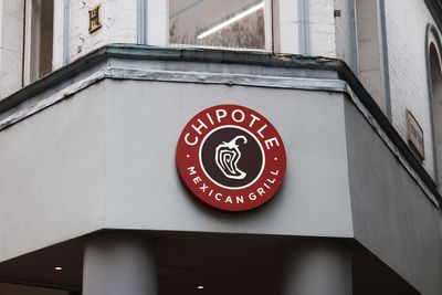 Chipotle gets into the late-night game