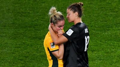 Matildas star Ellie Carpenter shrugs off online abuse