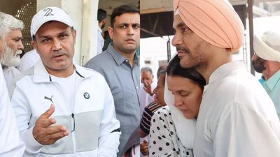 Bishan Singh Bedi's last rites attended by bevy of Indian cricketers