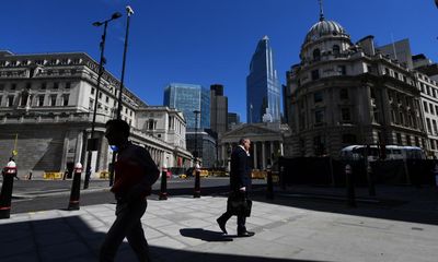 UK financial regulators scrap cap on bankers’ bonuses