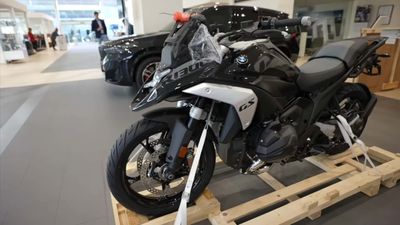 You Might Want To Watch This 2024 BMW R 1300 GS Get Unboxed