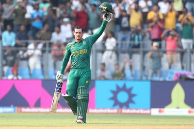 Quinton de Kock powers South Africa to massive win over Bangladesh