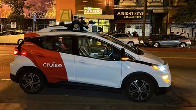California suspends Cruise driverless taxi test after accident