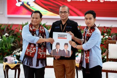 Indonesia’s Prabowo registers in three-way 2024 presidential race