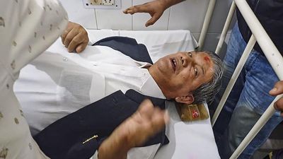 Former Uttarakhand CM Harish Rawat suffers minor injuries in car accident