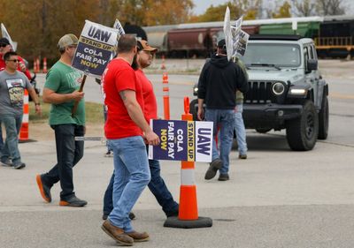 UAW appears to be moving toward a potential deal with Ford that could end strike