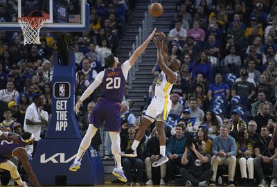 Watch: Chris Paul scores first bucket as a Warrior against his former team