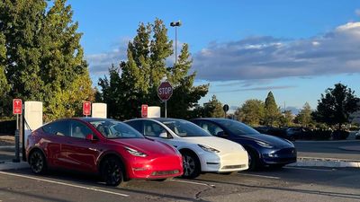 New And Improved Tesla V4 Supercharger Opens In Sparks, Nevada