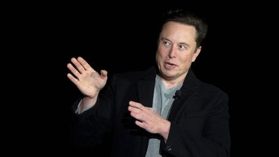 Elon Musk’s Surprise Appearance At Fundraiser Sparks Speculation Of Alliance With GOP Presidential Candidate