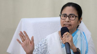 Mamata threatens protests if Tagore’s name is not included in VB plaque