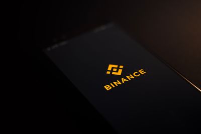 CASA CEO Raises Concerns Over Unusual Activities At Binance And Binance.US