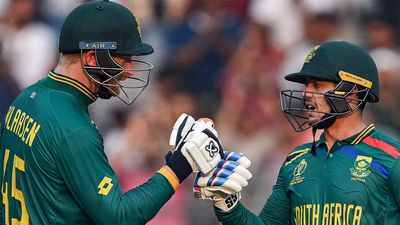 World Cup: The art of chasing 400 while batting first on flat tracks