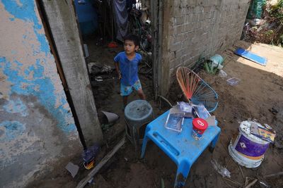 Survivors of deadly Hurricane Otis grow desperate for food and aid amid slow government response