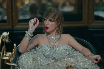 Taylor Swift is officially a billionaire