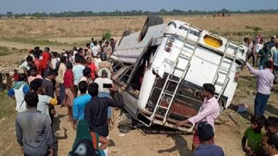 Uttar Pradesh: Bus overturns in Mirzapur killing 5, injuring 26