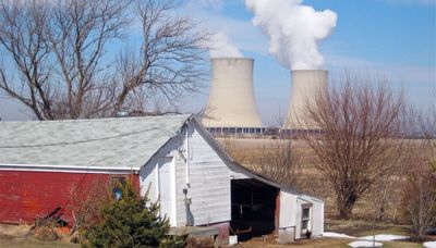 Lawmakers, keep moratorium on new nuclear power plants in Illinois